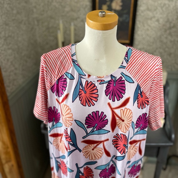 LOGO by Lori Goldstein Pink and Purple Floral Top - Picture 2 of 7